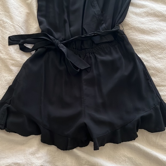 Loft Ruffle Romper - Picture 3 of 6